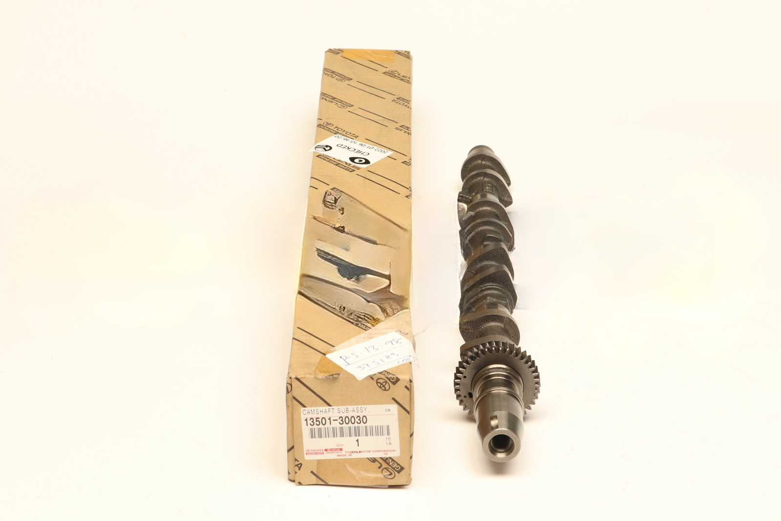 Toyota Camshaft Sub-Assembly 13501-30030