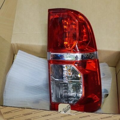 TOYOTA - LAMP ASSY RR W/BULB & HOLDER RH 81550-0K140